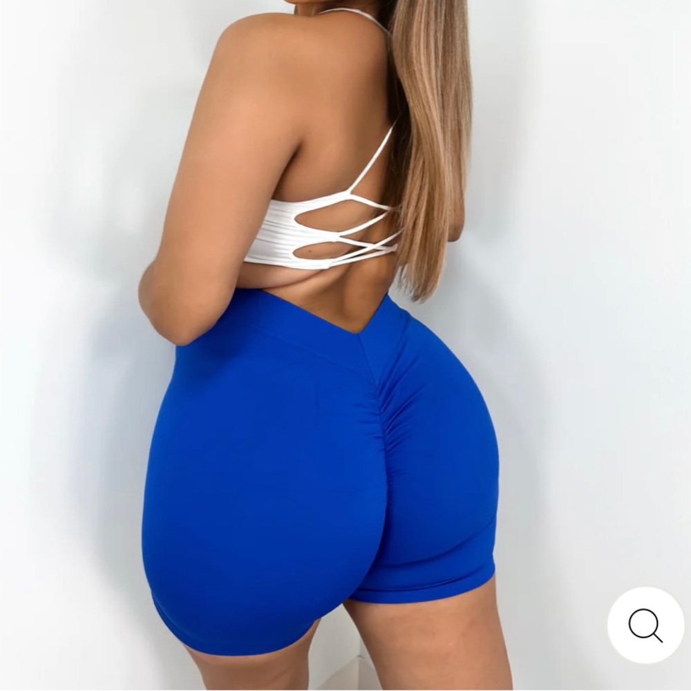Active wear shorts - Picture 2 of 2